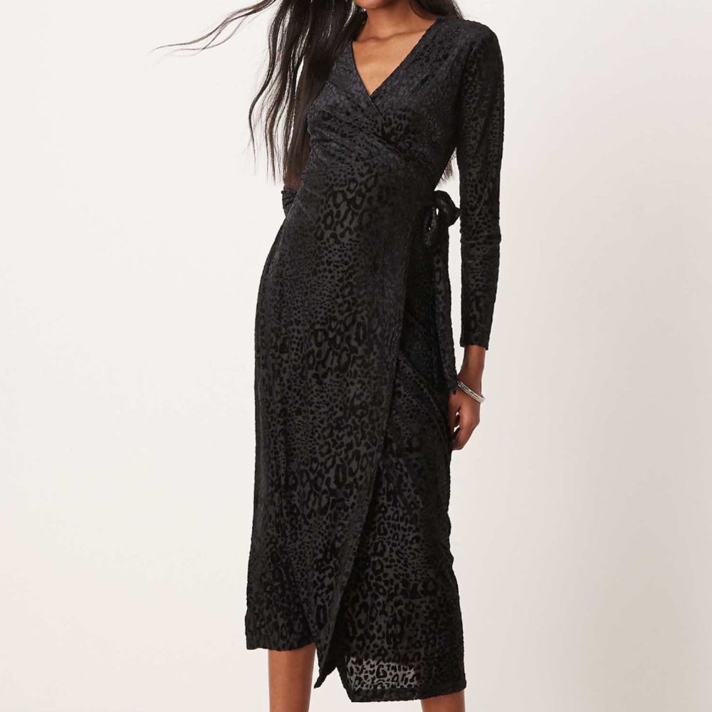 Black Floral Print Midi Wrap Dress Size Medium
